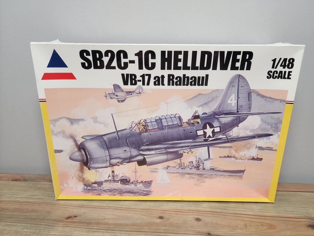 RARE Accurate Miniatures #480405 1/48 Scale SB2C-1C Helldiver VB-17 at Rabaul